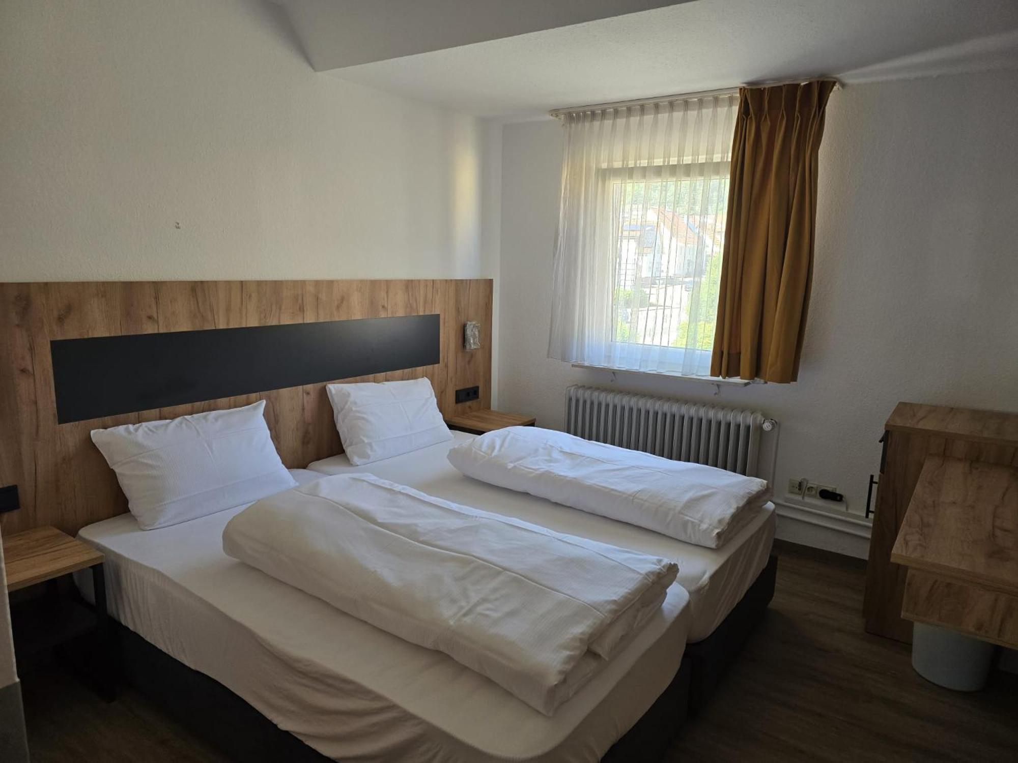 Immendingen Landgasthof Kreuz Mit Gaestehaus מראה חיצוני תמונה